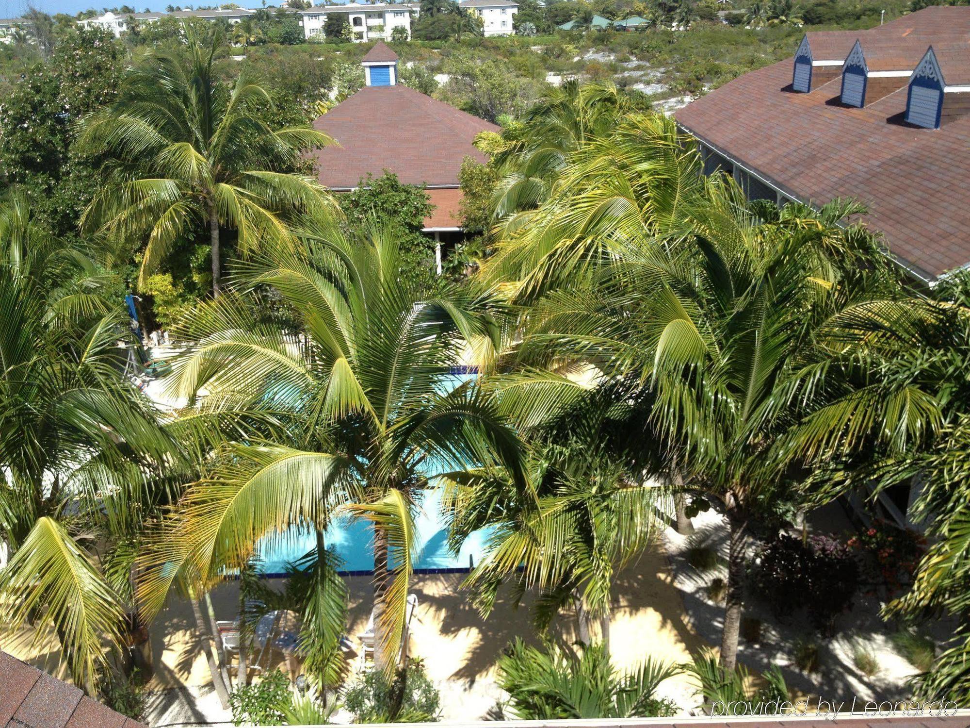 Caribbean Paradise Inn Grace Bay Exterior photo